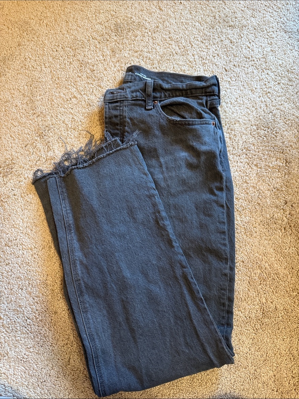 Women’s High-Rise Raw Hem Jeans - grey